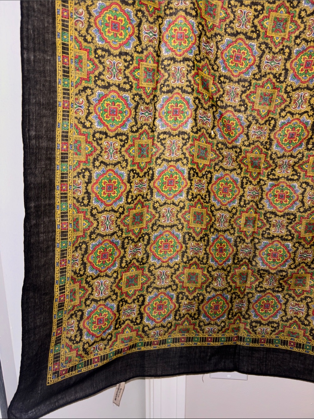 Vintage Echo wool scarf with tag